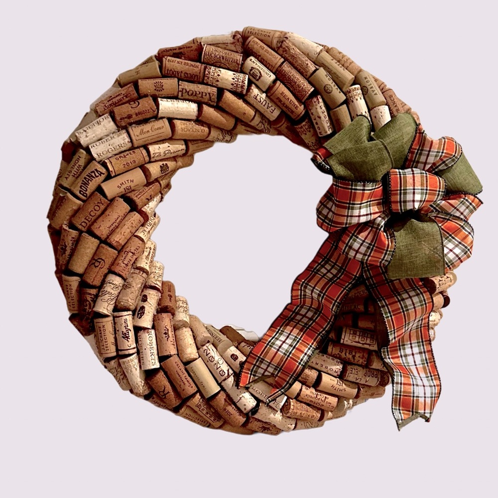 NEW! 😍 MEDIUM-LARGE WINE CORK WREATH FOR ALL OCCASIONS! By greedy vines